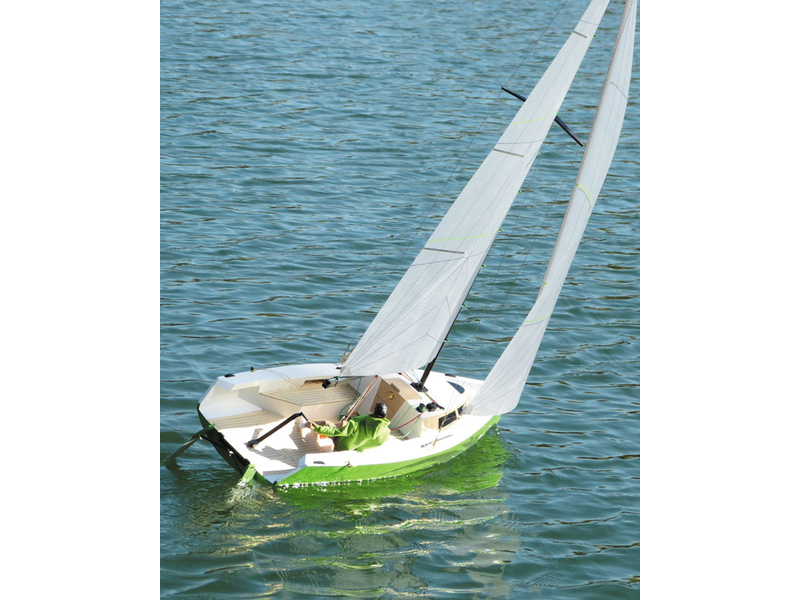 Krick Drago RC plachetnice 1:6 kit