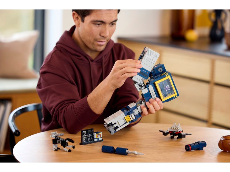 LEGO Icons - Transformers: Soundwave
