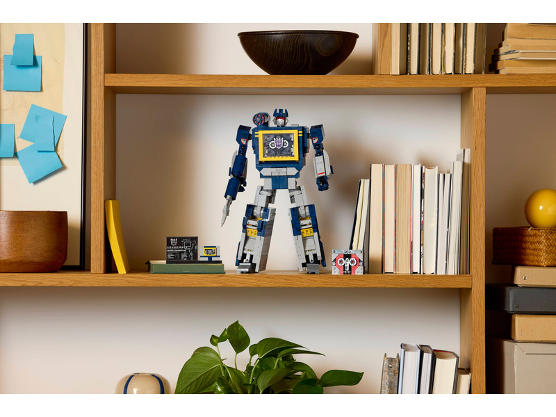 LEGO Icons - Transformers: Soundwave