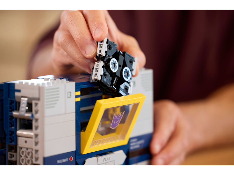 LEGO Icons - Transformers: Soundwave