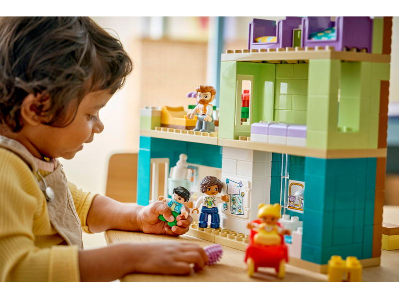 LEGO DUPLO - Moderní rodinný dům 3 v 1 s figurkami