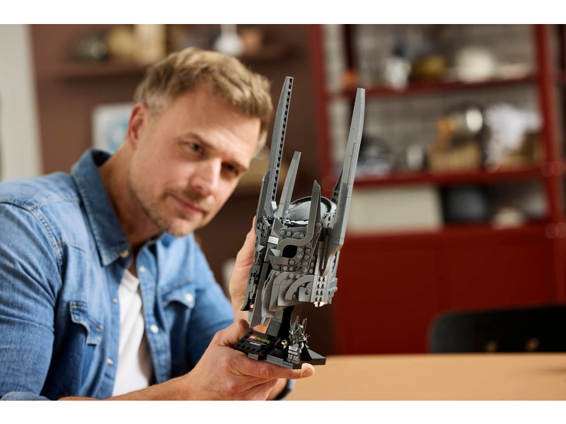 LEGO Icons - Pán prstenů: Sauronova helma