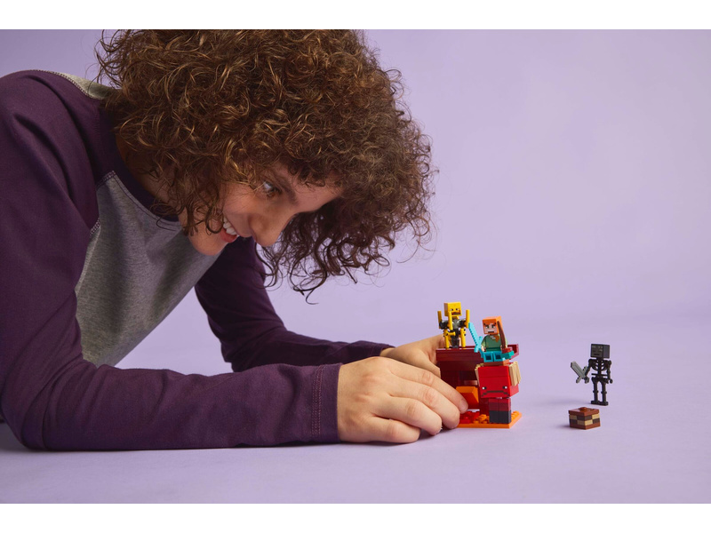 LEGO Minecraft - Lávová bitva v Netheru