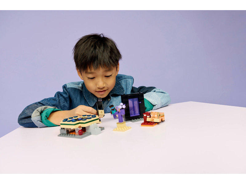 LEGO Minecraft - Cesta portálem do Netheru a Endu