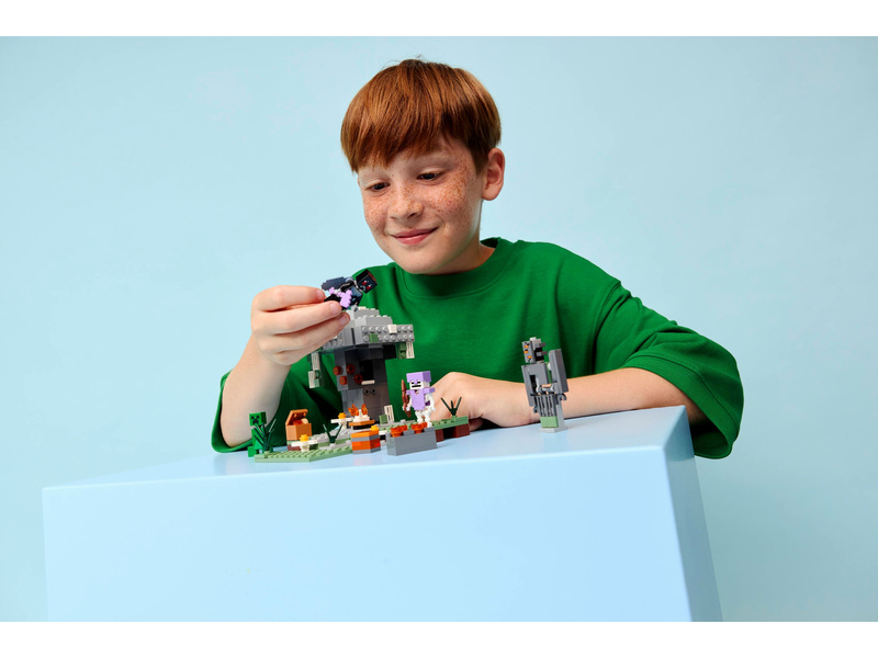 LEGO Minecraft - Bledá zahrada