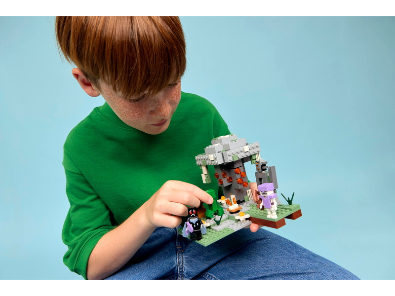 LEGO Minecraft - Bledá zahrada