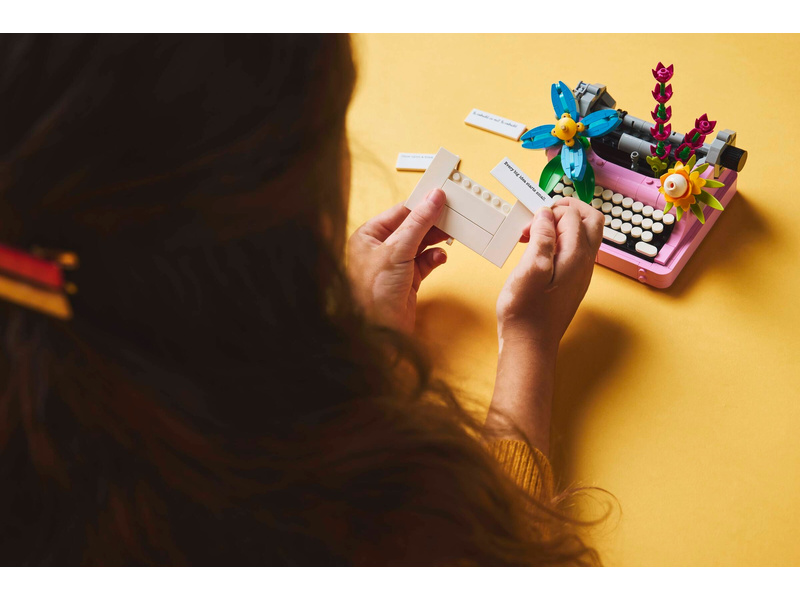 LEGO Creator - Psací stroj s květinami