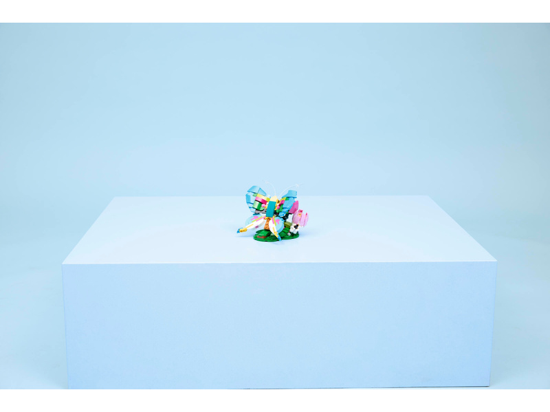 LEGO Creator - Divoká zvířata: Barevný kolibřík