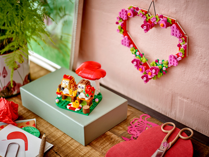 LEGO Iconic - Ježčí rande s piknikem