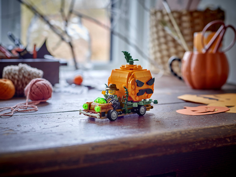 LEGO - Pick-up s halloweenskými dýněmi