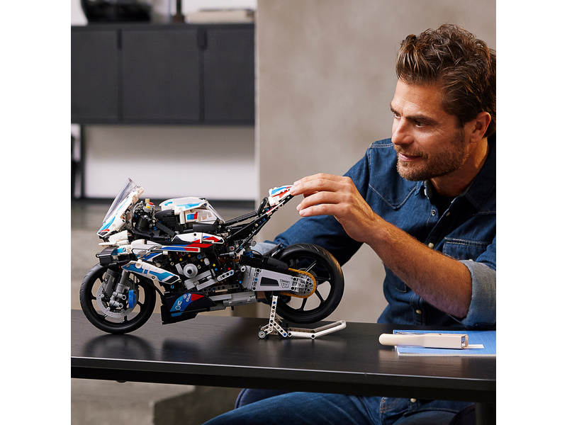 LEGO Technic - BMW M 1000 RR