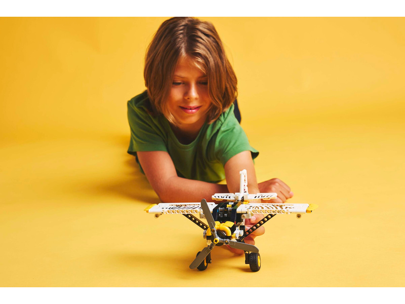 LEGO Technic - Letadlo do vzdálených oblastí