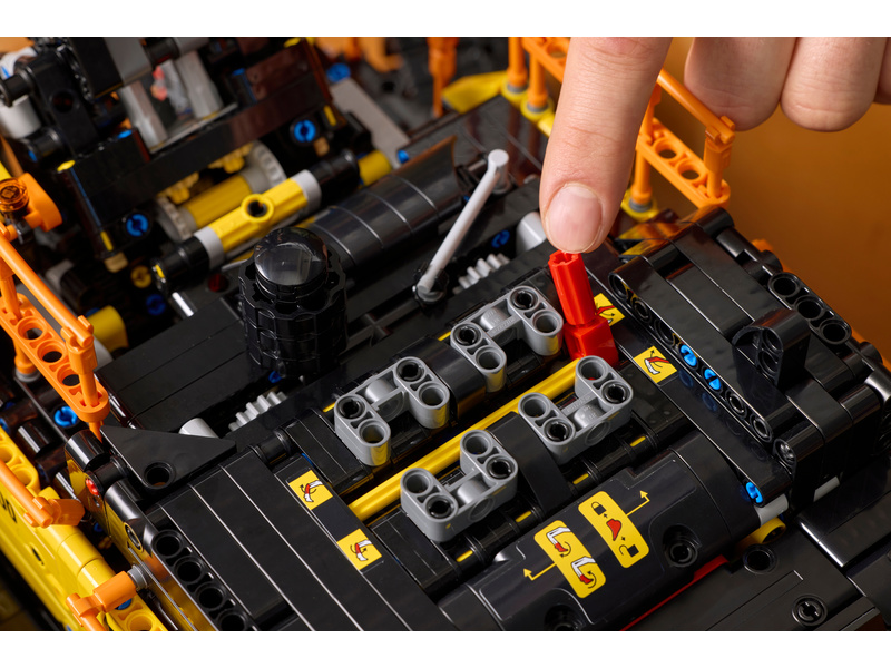 LEGO Technic - Bagr Volvo EC500 Hybrid