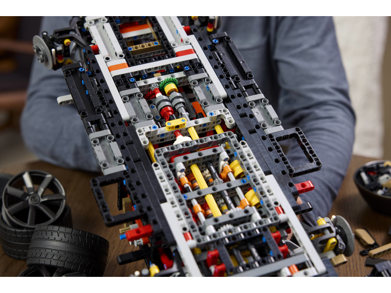 LEGO Technic - Megacar Koenigsegg Sadair's Spear