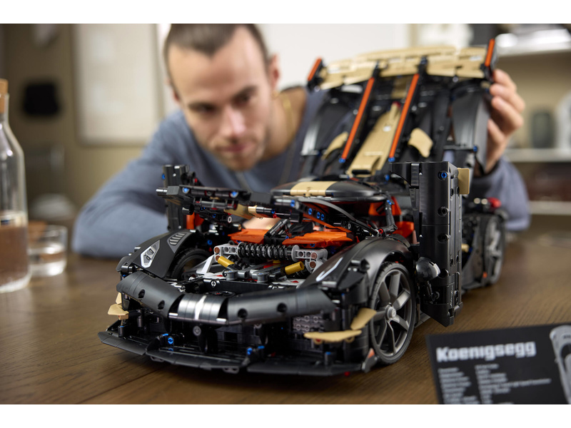 LEGO Technic - Megacar Koenigsegg Sadair's Spear