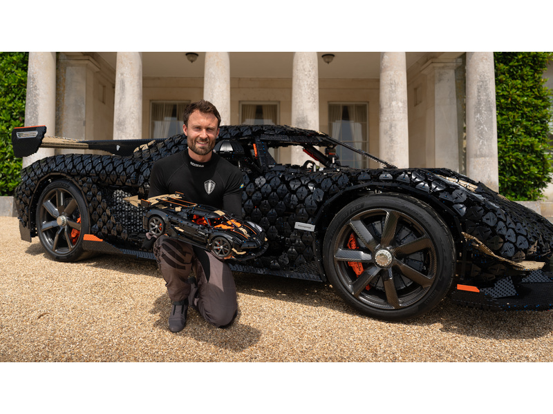 LEGO Technic - Megacar Koenigsegg Sadair's Spear