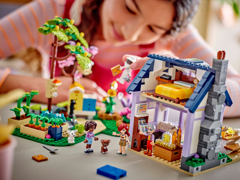 LEGO Friends - Dům včelařů a květinová zahrada