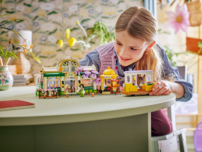 LEGO Friends - Kavárna plná rostlin a květinářství