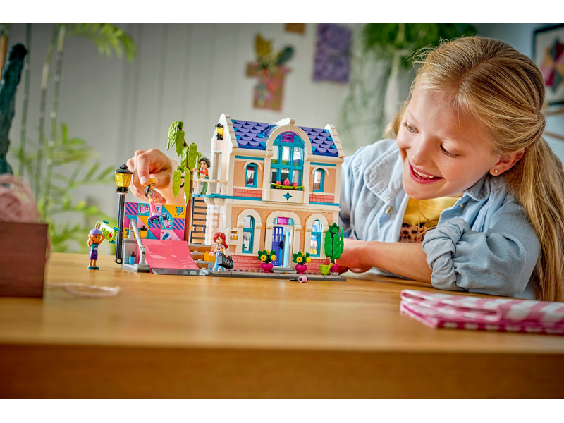 LEGO Friends - Liann a její rodinný dům
