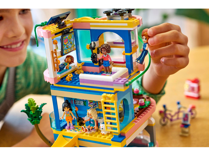LEGO Friends - Klubovna pro kamarády v městečku Heartlake