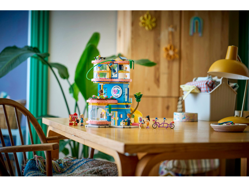 LEGO Friends - Klubovna pro kamarády v městečku Heartlake