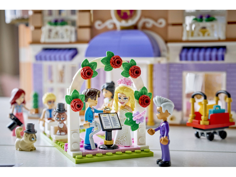 LEGO Friends - Grand Hotel v městečku Heartlake