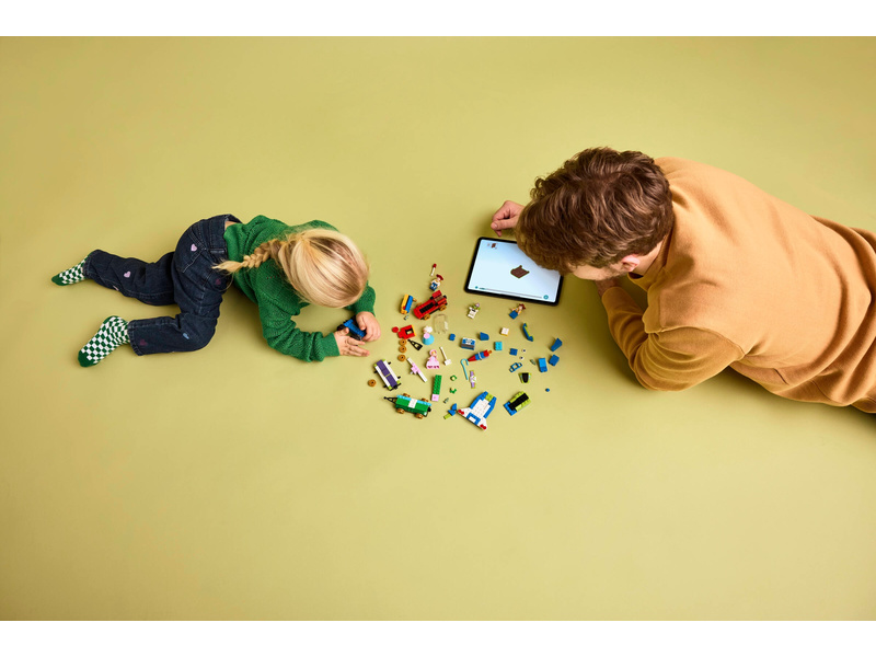 LEGO Disney - Slavnostní vláček a Autíčko z Příběhu hraček