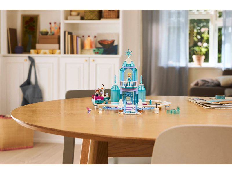 LEGO Disney - Elsin ledový palác a jízda na sněhu