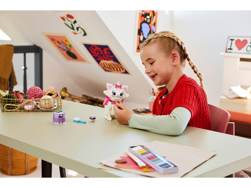 LEGO Disney - Roztomilá Marie z filmu Aristokočky