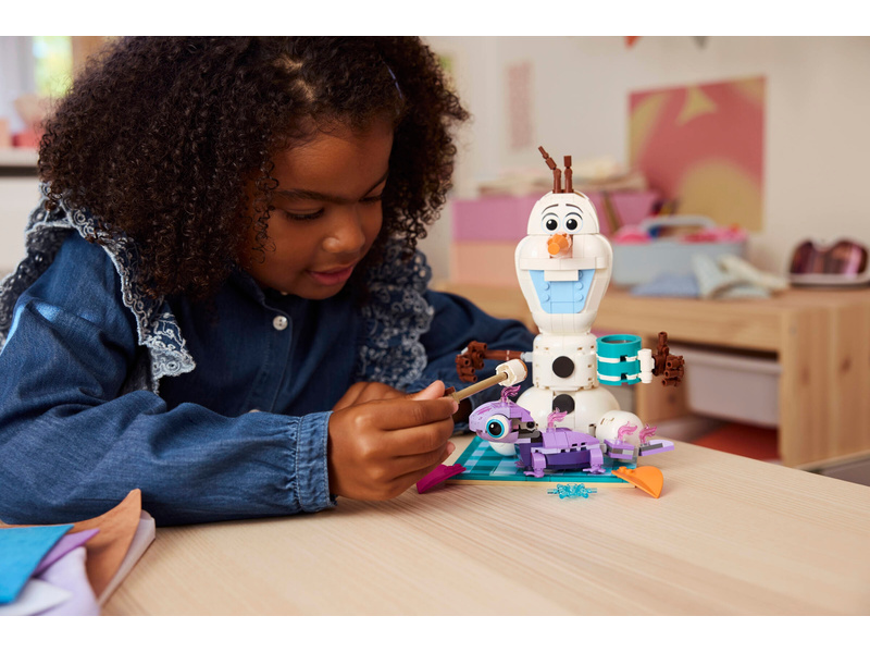 LEGO Disney - Olaf a Bruni na zábavném pikniku