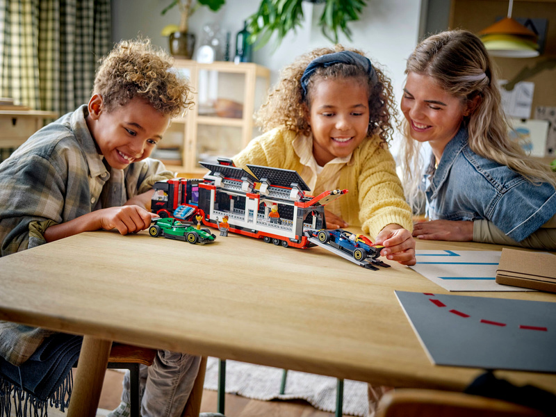 LEGO City - Kamion F1 s vozy F1 RB20 a AMR24