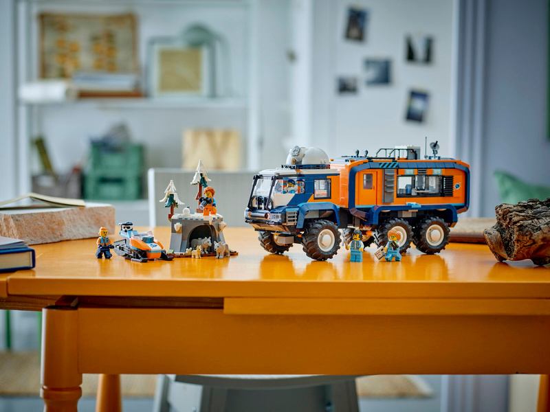 LEGO City - Nákladní auto s laboratoří pro průzkumníky Arktidy