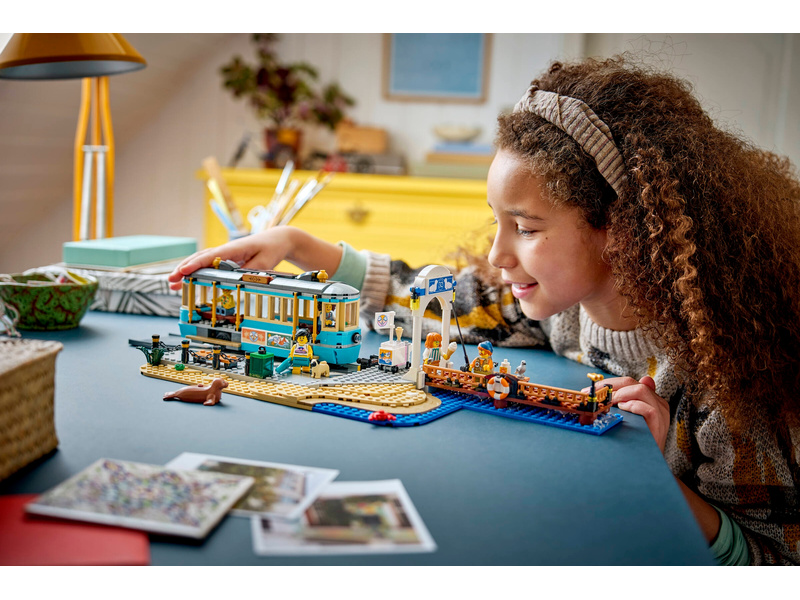 LEGO City - Historická plážová tramvaj