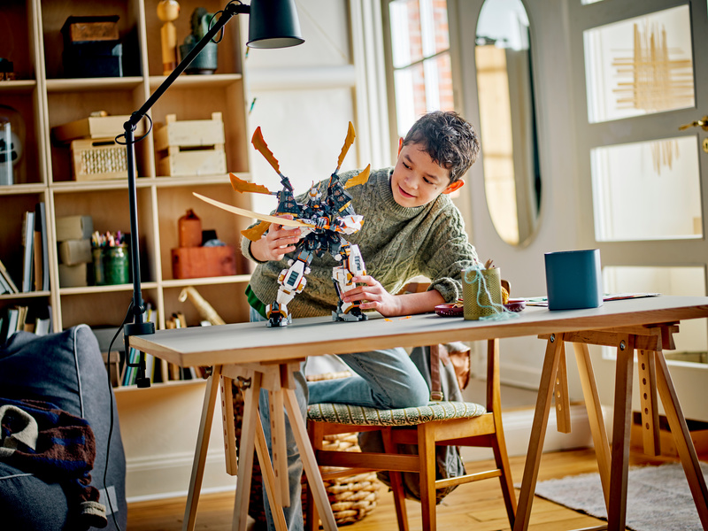 LEGO NINJAGO - Coleův titanový dračí oblek