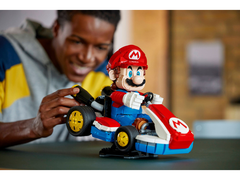 LEGO Super Mario - Mario Kart™: Mario a Standard Kart