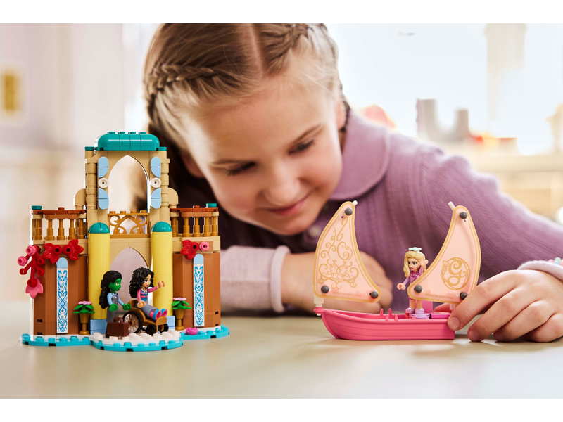 LEGO Wicked - Glinda, Elphaba a Nessarose na Shiz univerzitě