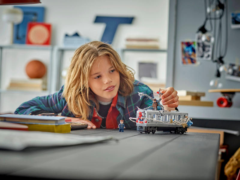 LEGO Marvel - Spider-Man vs. Doc Ock: Scéna v metru