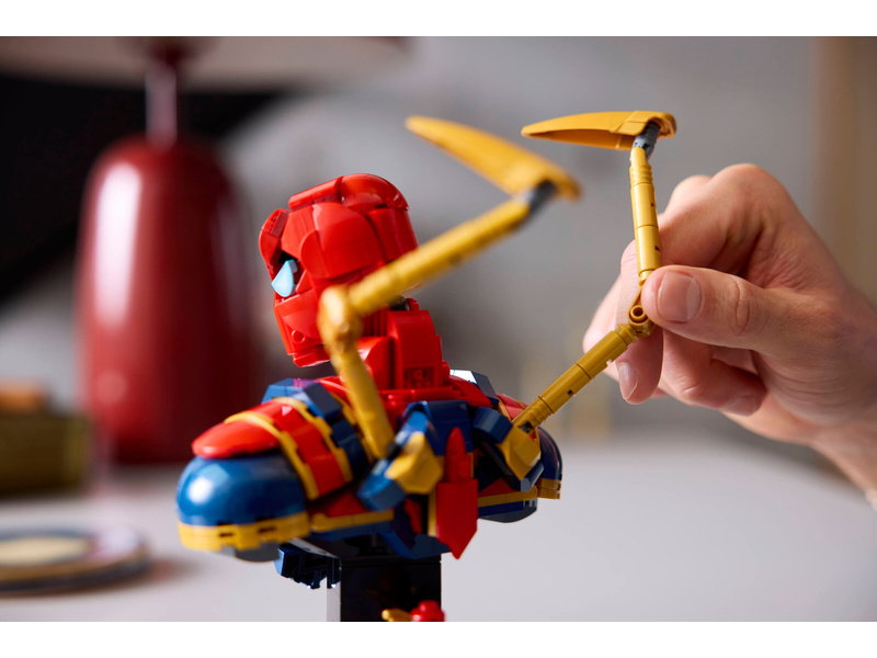 LEGO Marvel - Busta Iron Spider-Mana