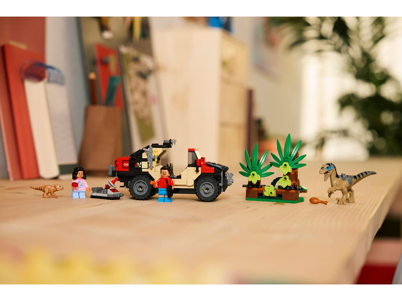 LEGO Jurassic World - Únik před raptorem v terénním autě