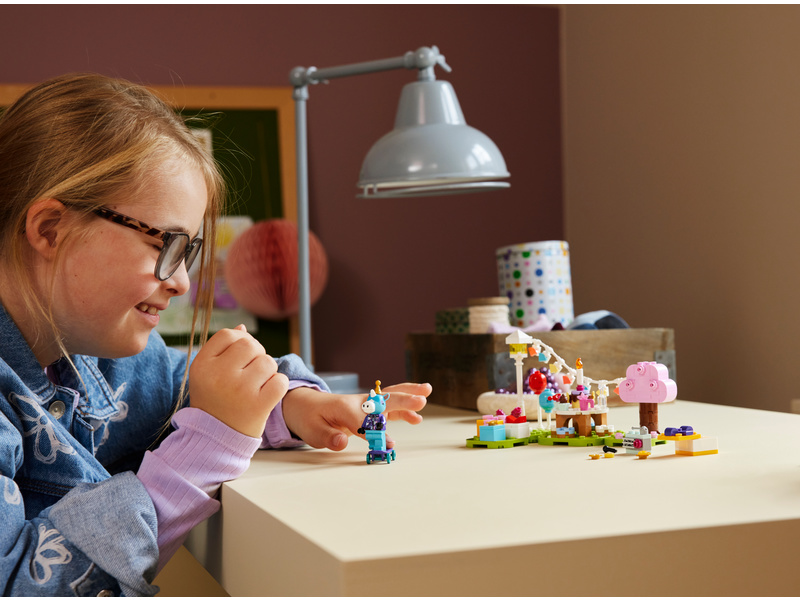 LEGO Animal Crossing - Julianova oslava narozenin