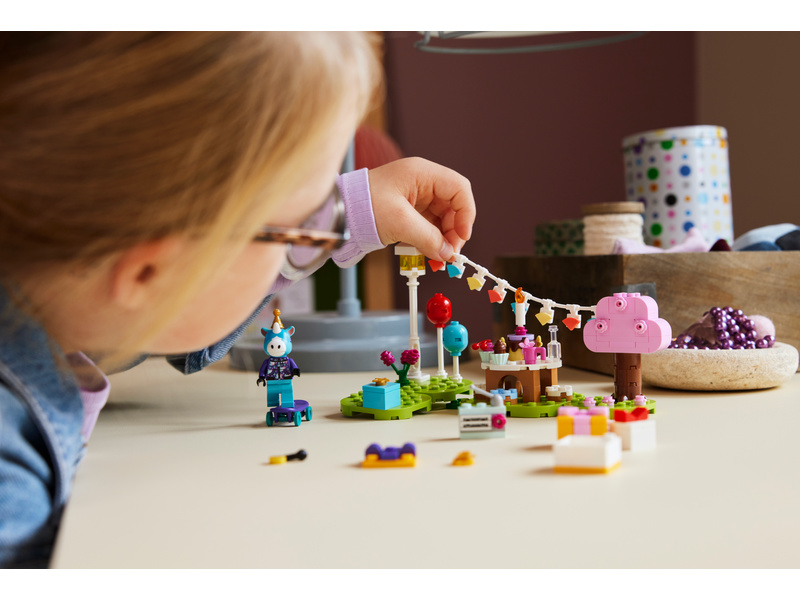 LEGO Animal Crossing - Julianova oslava narozenin