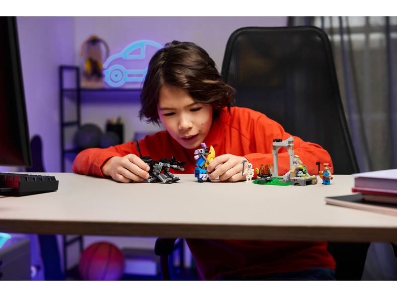 LEGO Fortnite - Peely a Sparkplug a jejich tábořiště