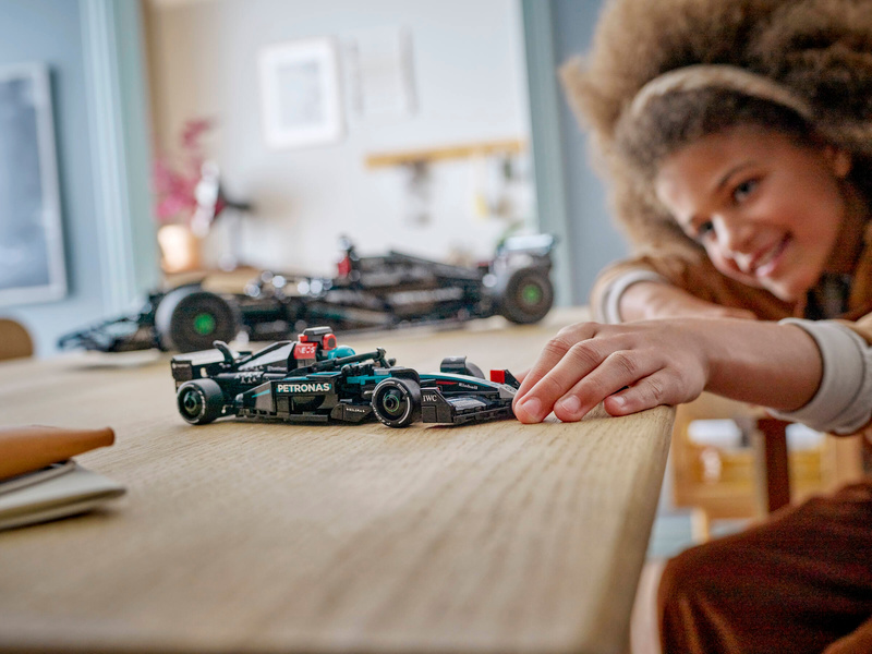 LEGO Speed Champions - Závodní auto Mercedes-AMG F1® W15