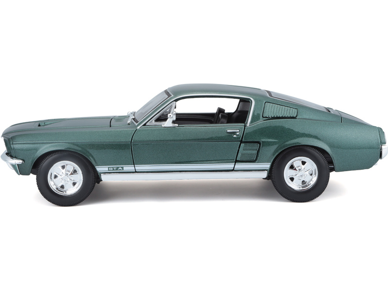 Maisto Ford Mustang Fastback 1967 1:18 zelená metalíza