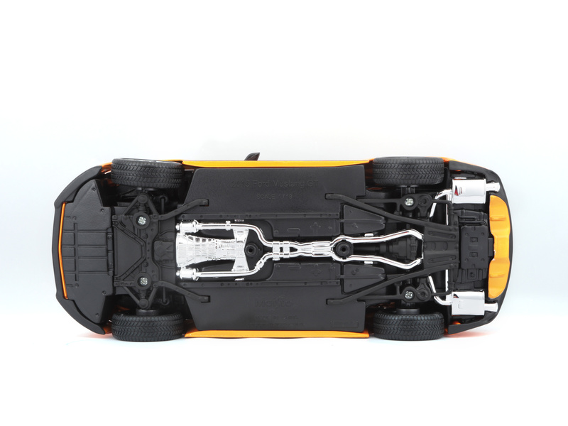 Maisto Ford Mustang GT 2015 1:18 oranžová metalíza
