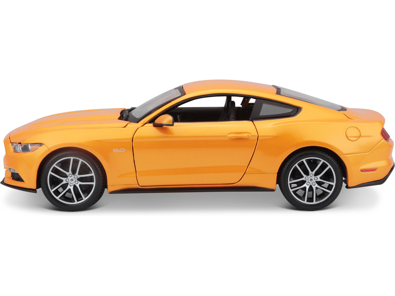 Maisto Ford Mustang GT 2015 1:18 oranžová metalíza