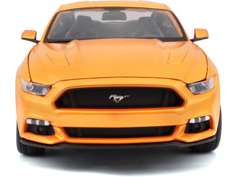Maisto Ford Mustang GT 2015 1:18 oranžová metalíza