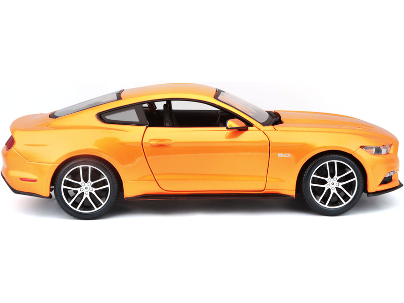 Maisto Ford Mustang GT 2015 1:18 oranžová metalíza