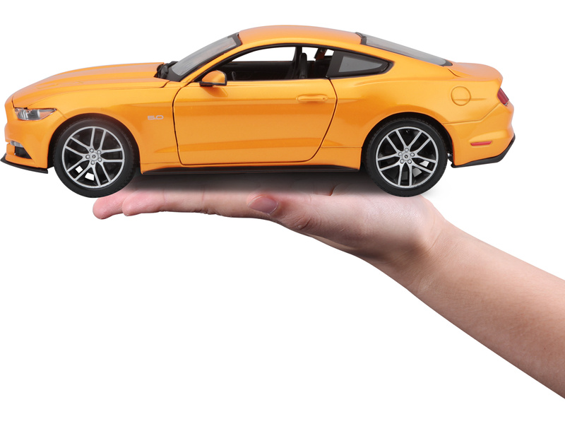 Maisto Ford Mustang GT 2015 1:18 oranžová metalíza