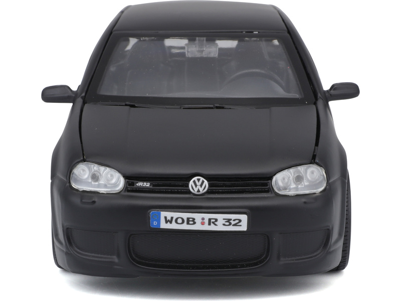 Maisto Volkswagen Golf R32 1:24 černá matná